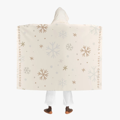 SNOWFLAKES PL X VELOCESNUG CAR HOODED BLANKET